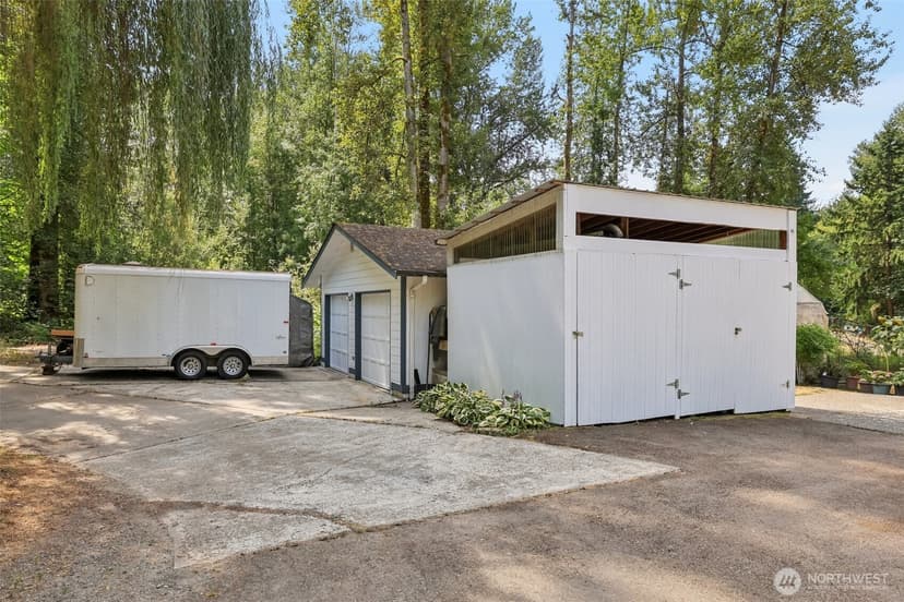 Property photo for 17209 W Riverside Drive, Bothell photo 35
