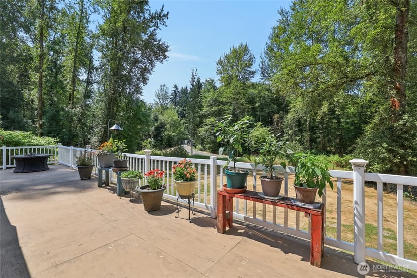 Property photo for 17209 W Riverside Drive, Bothell photo 28