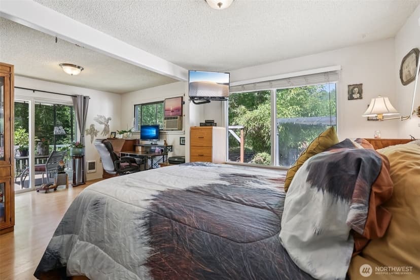 Property photo for 17209 W Riverside Drive, Bothell photo 14