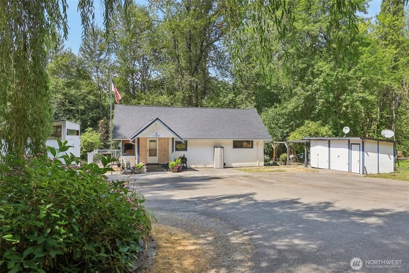 Property photo for 17209 W Riverside Drive, Bothell photo 2