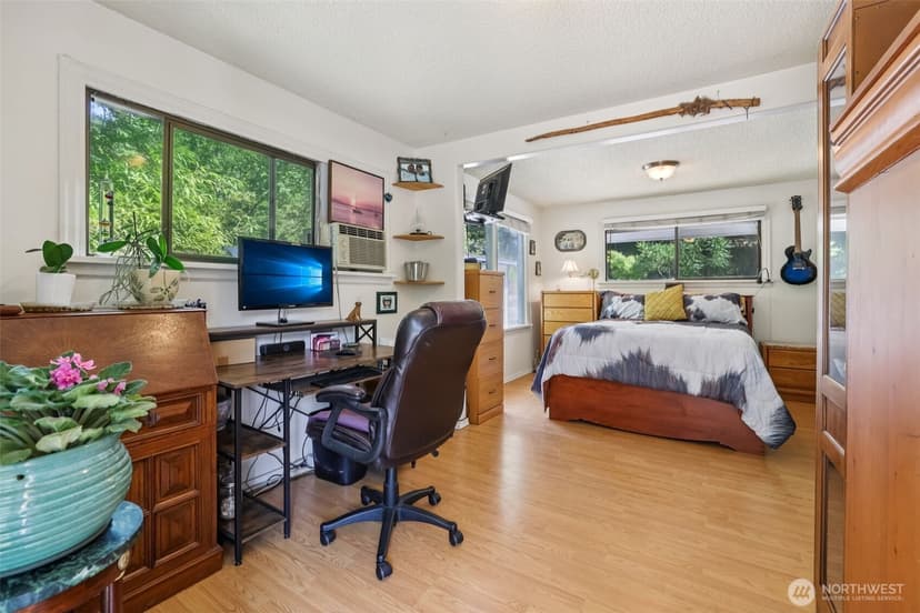 Property photo for 17209 W Riverside Drive, Bothell photo 16