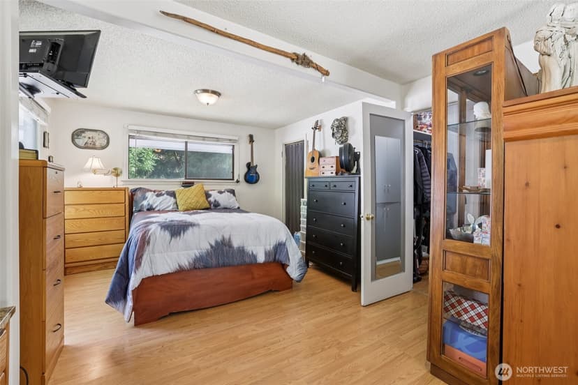 Property photo for 17209 W Riverside Drive, Bothell photo 12
