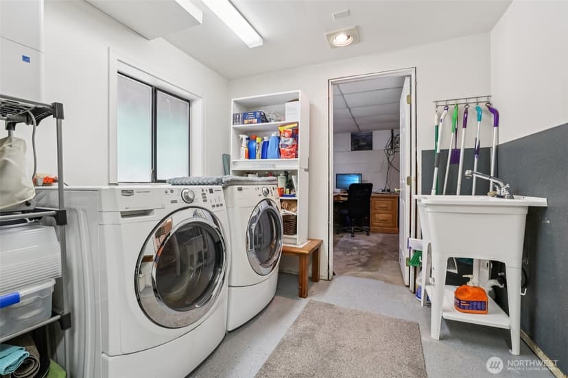 Property photo for 17209 W Riverside Drive, Bothell photo 23