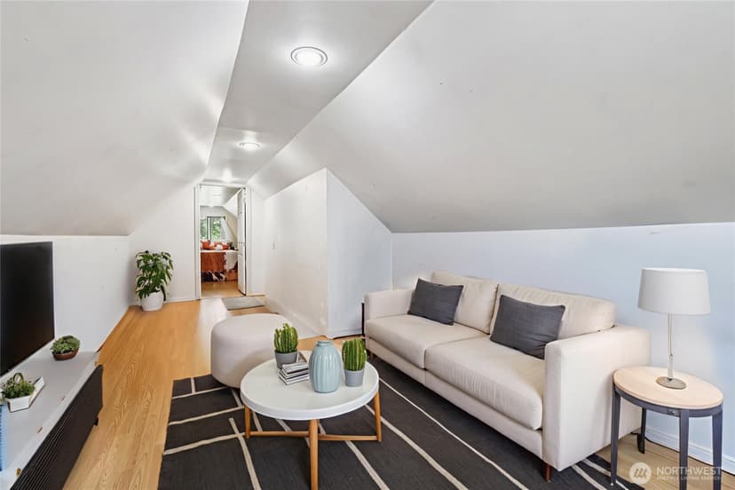 Property photo for 17209 W Riverside Drive, Bothell photo 21