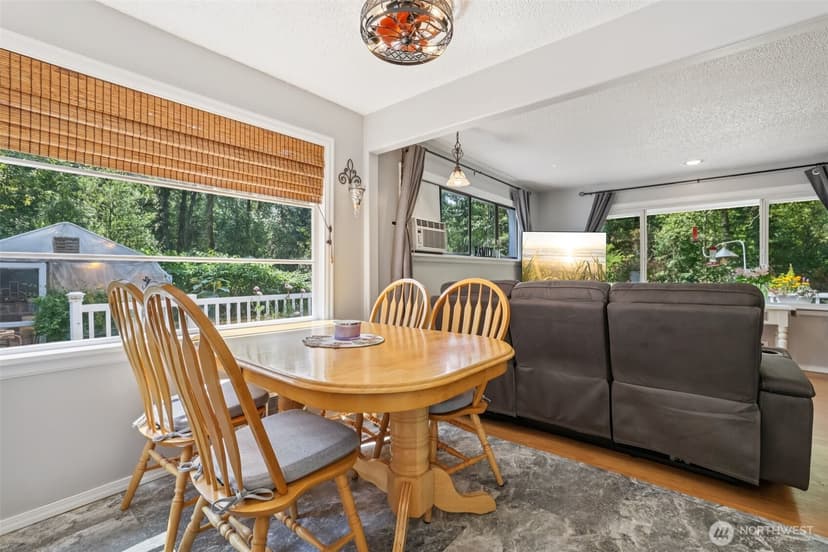Property photo for 17209 W Riverside Drive, Bothell photo 7