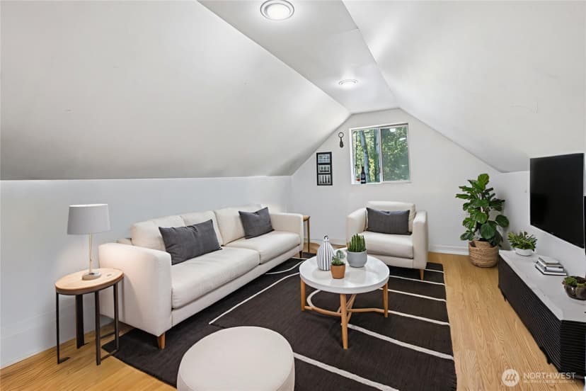 Property photo for 17209 W Riverside Drive, Bothell photo 20