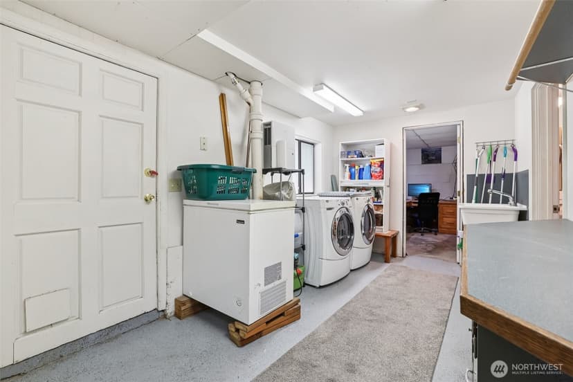 Property photo for 17209 W Riverside Drive, Bothell photo 22