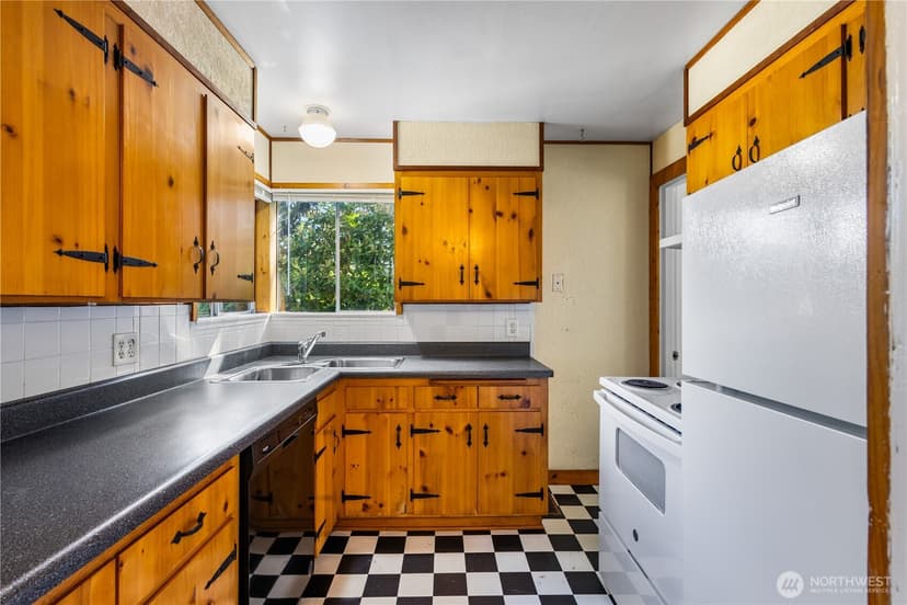 Property photo for 2701 NE 90th Street, Seattle photo 4