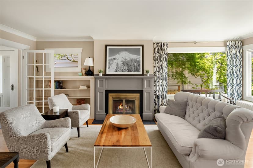 Property photo for 2403 11th Avenue W, Seattle photo 7