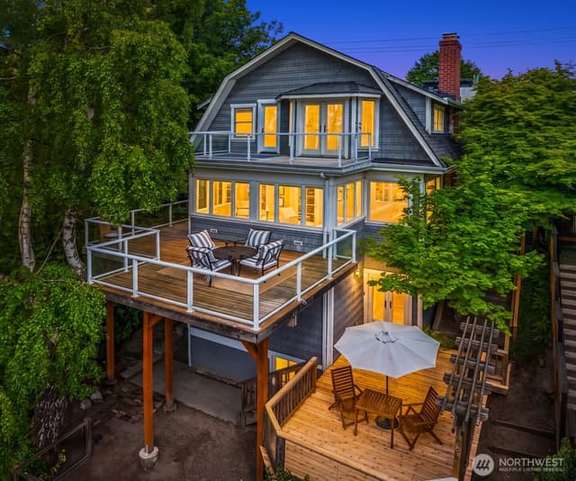 Property photo for 2403 11th Avenue W, Seattle photo 3