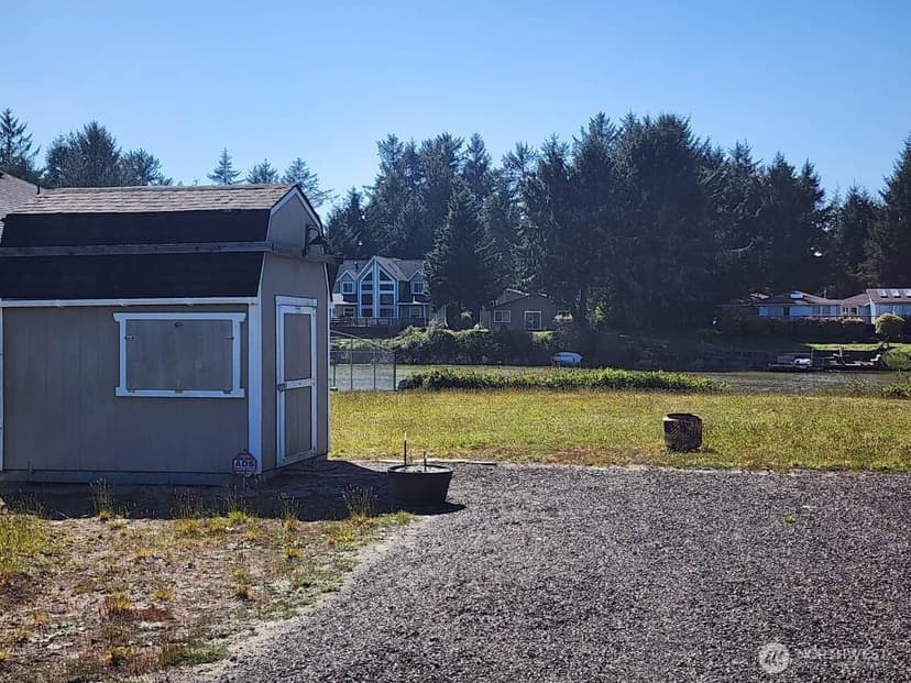 Property photo for 266 Overlake Street NE, Ocean Shores photo 11