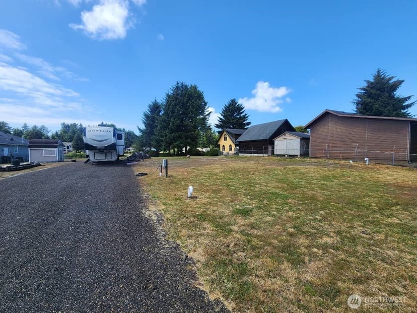 Property photo for 266 Overlake Street NE, Ocean Shores photo 28