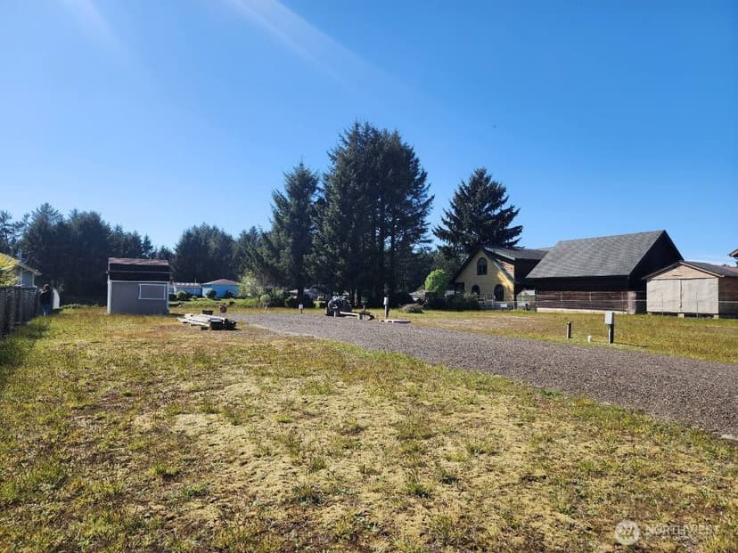 Property photo for 266 Overlake Street NE, Ocean Shores photo 17