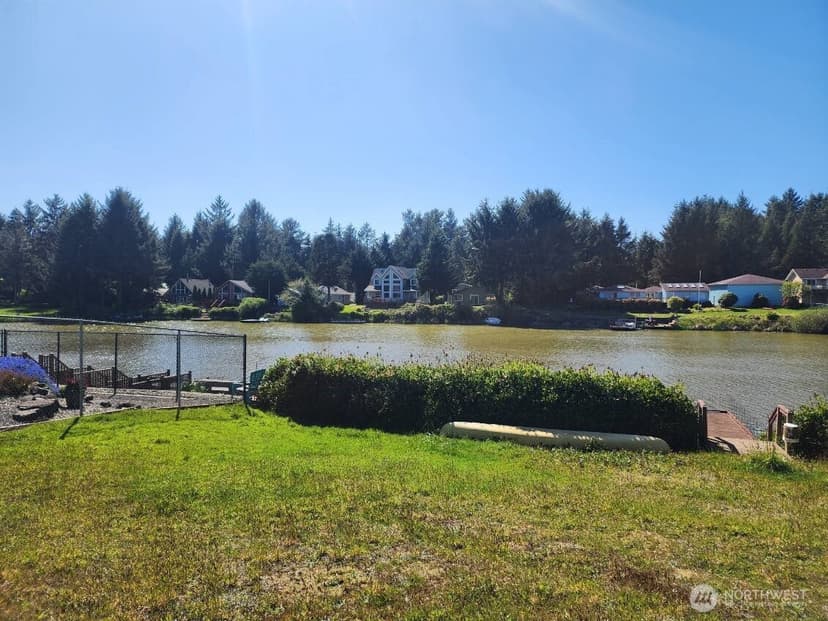 Property photo for 266 Overlake Street NE, Ocean Shores photo 18