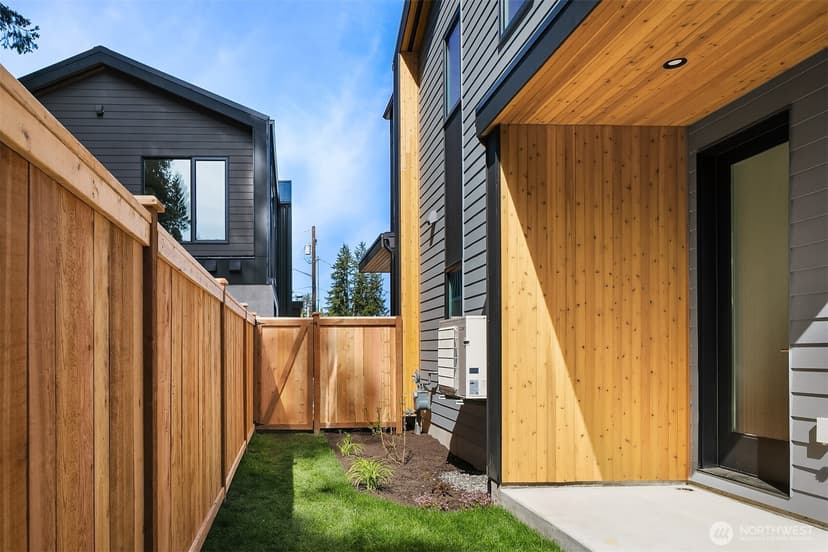 Property photo for 12249 NE 66th Street, Kirkland photo 30