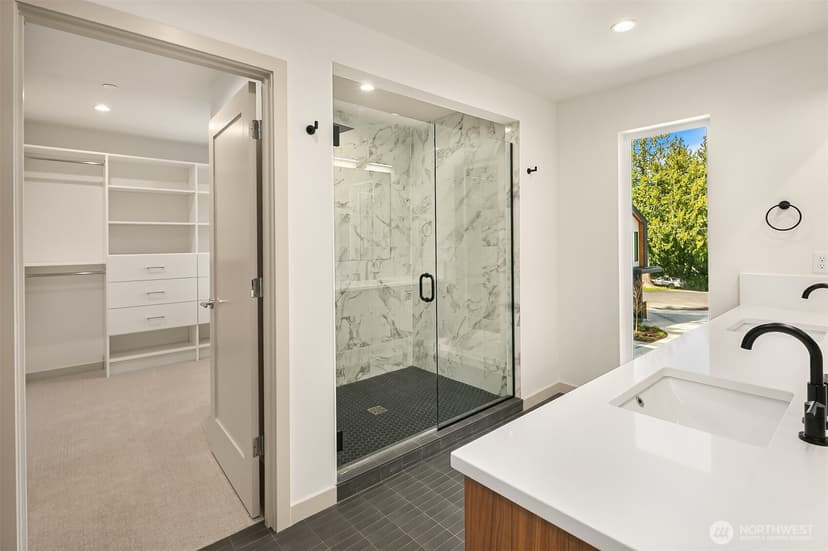 Property photo for 12249 NE 66th Street, Kirkland photo 22