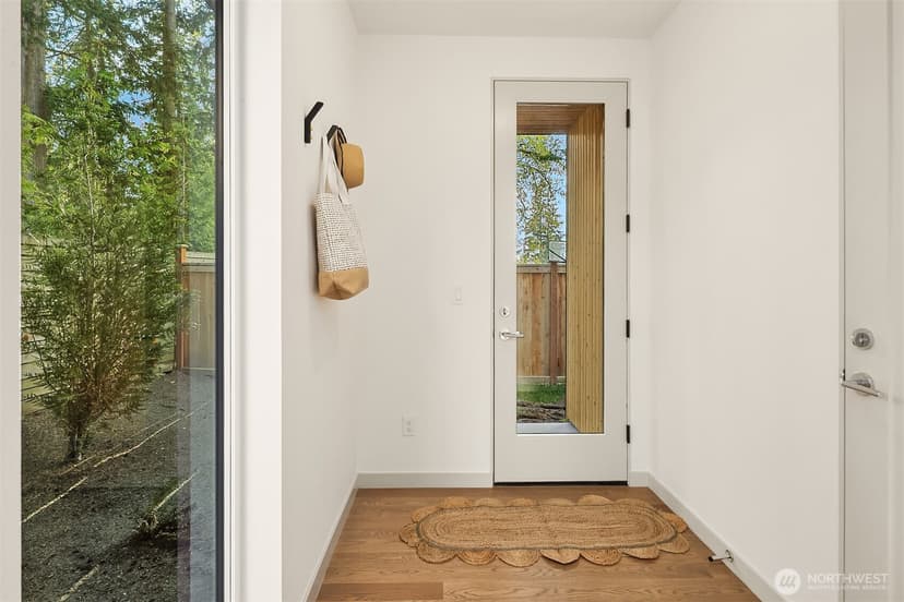 Property photo for 12249 NE 66th Street, Kirkland photo 6