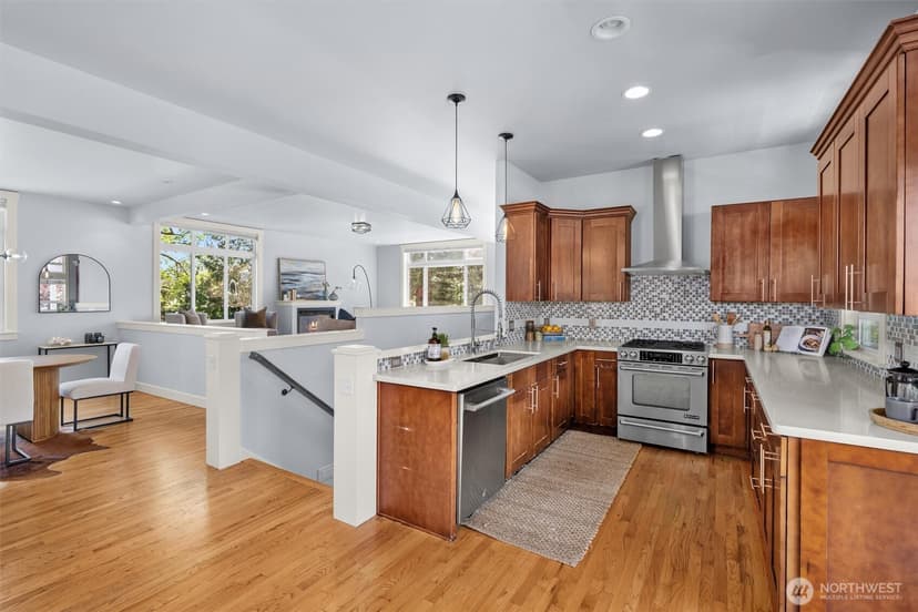 Property photo for 8304 54th Avenue S, Seattle photo 11