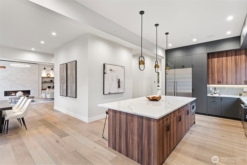 Property photo for 14 158th Place NE, Bellevue photo 12