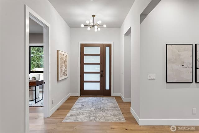 Property photo for 14 158th Place NE, Bellevue photo 3