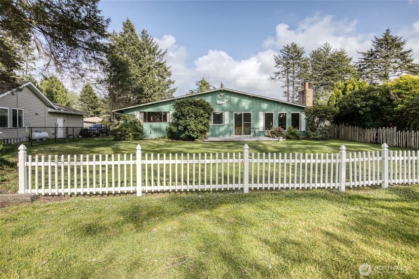 Property photo for 483 Dolphin Avenue NE, Ocean Shores photo 15
