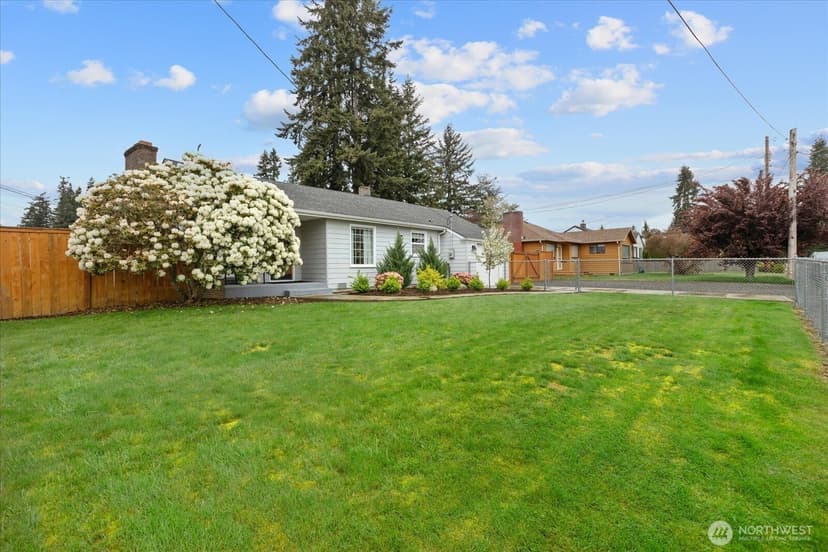 Property photo for 221 Tamarack Avenue, Everett photo 2