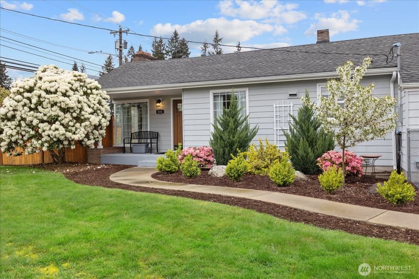 Property photo for 221 Tamarack Avenue, Everett