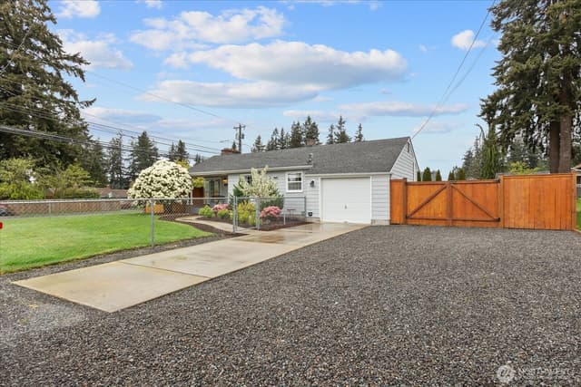 Property photo for 221 Tamarack Avenue, Everett photo 4