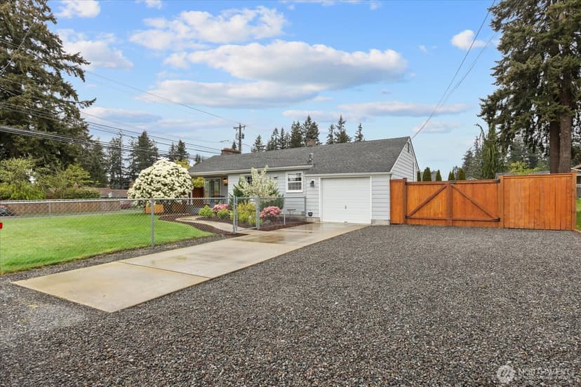 Property photo for 221 Tamarack Avenue, Everett photo 4