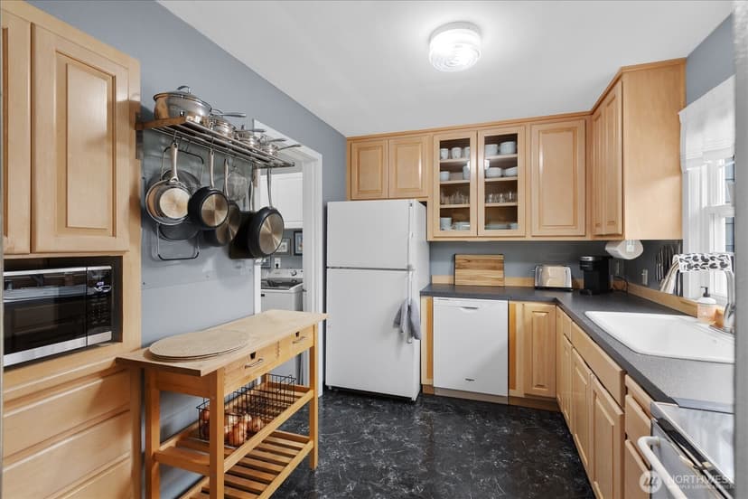 Property photo for 221 Tamarack Avenue, Everett photo 5