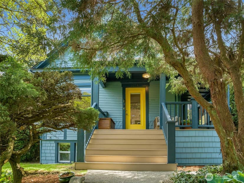 Property photo for 2516 3rd Avenue W, Seattle