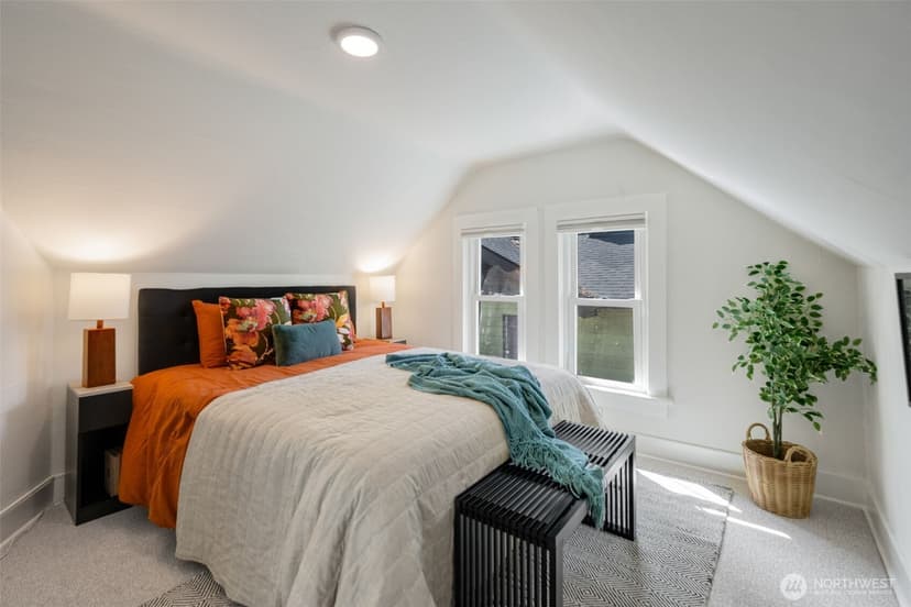 Property photo for 2516 3rd Avenue W, Seattle photo 20