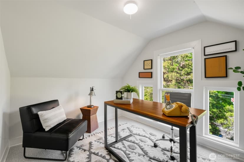 Property photo for 2516 3rd Avenue W, Seattle photo 24