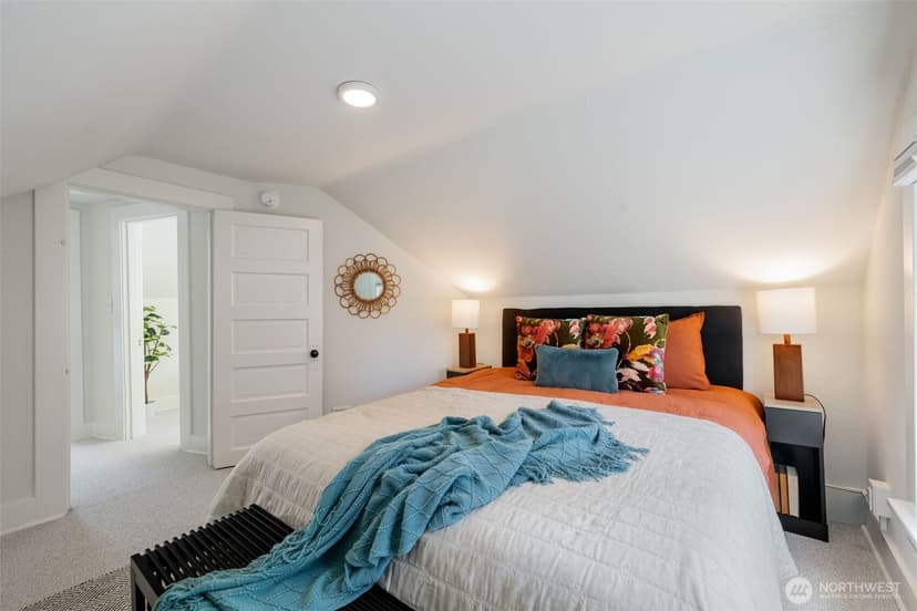 Property photo for 2516 3rd Avenue W, Seattle photo 21