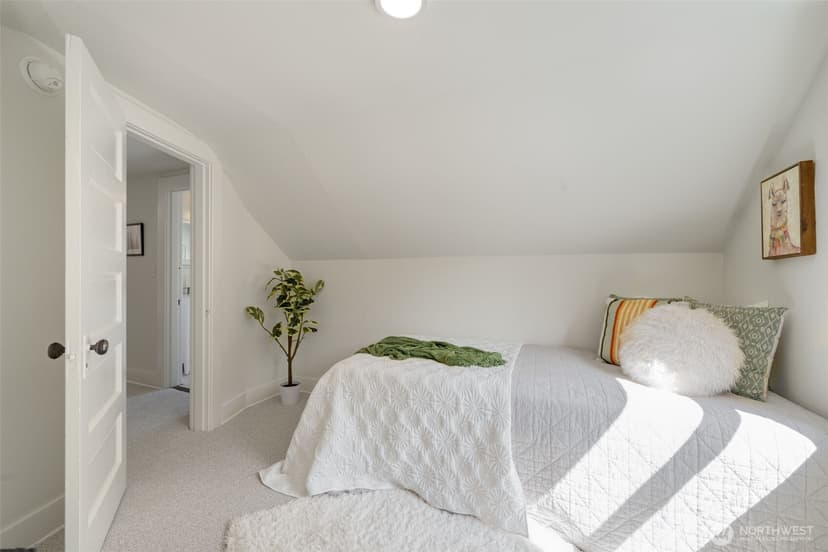 Property photo for 2516 3rd Avenue W, Seattle photo 23