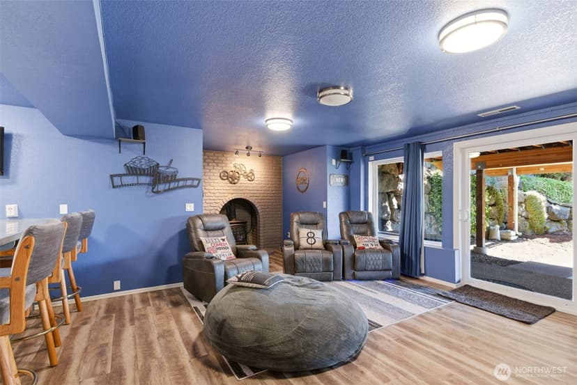 Property photo for 9922 71st Street SW, Lakewood photo 25