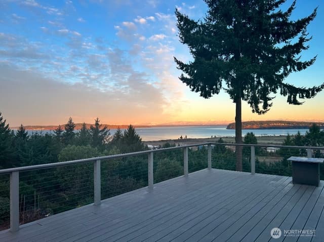 Property photo for 9922 71st Street SW, Lakewood photo 4