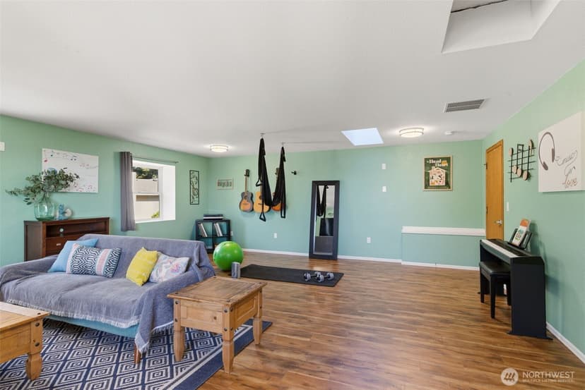 Property photo for 9922 71st Street SW, Lakewood photo 33