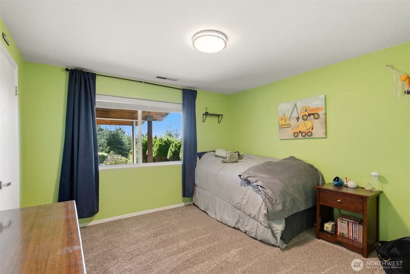 Property photo for 9922 71st Street SW, Lakewood photo 30