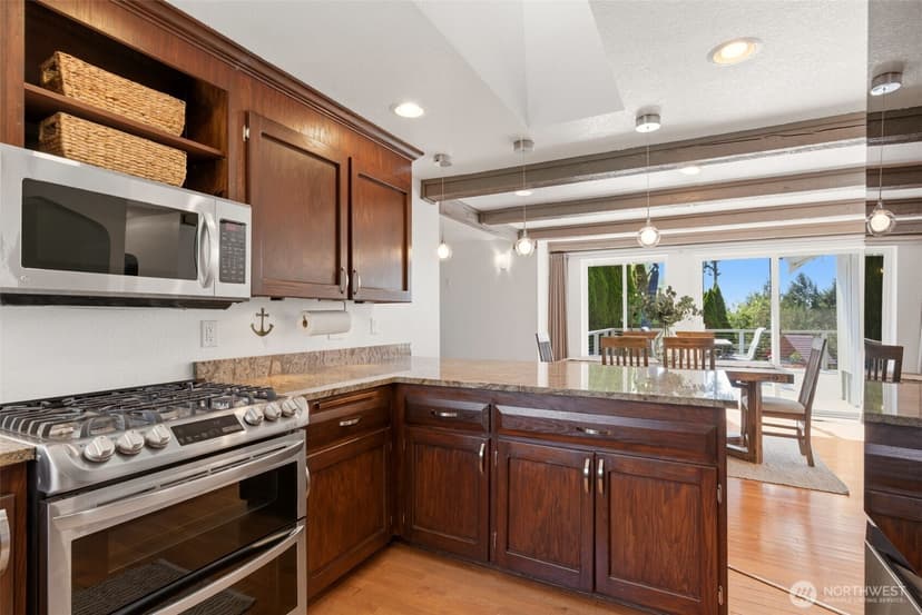 Property photo for 9922 71st Street SW, Lakewood photo 15