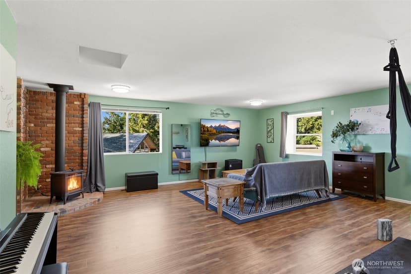 Property photo for 9922 71st Street SW, Lakewood photo 32