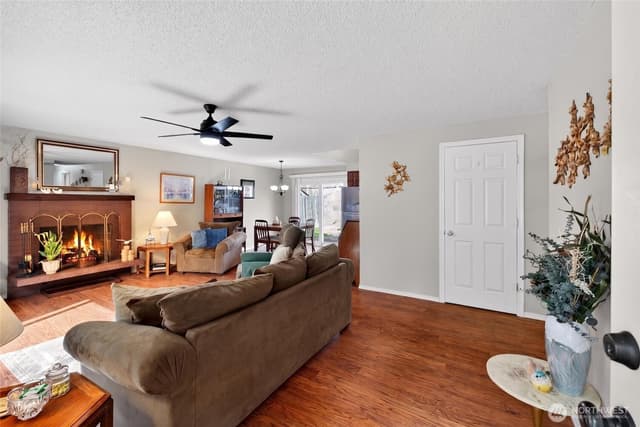 Property photo for 30312 10th Avenue S, Federal Way photo 5