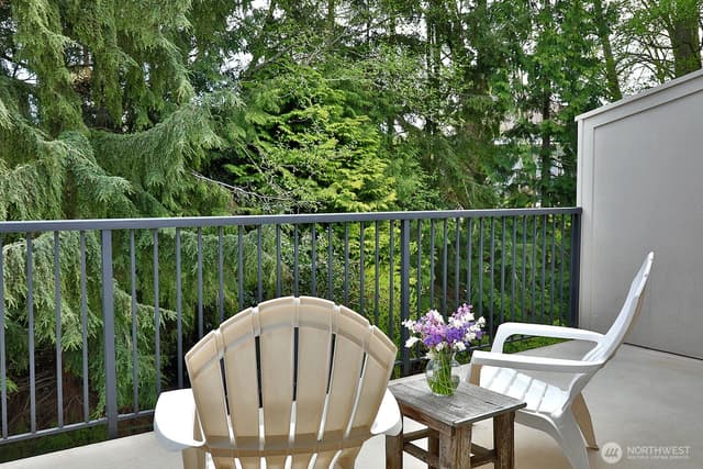 Property photo for 566 Creekside Terrace #201, Langley