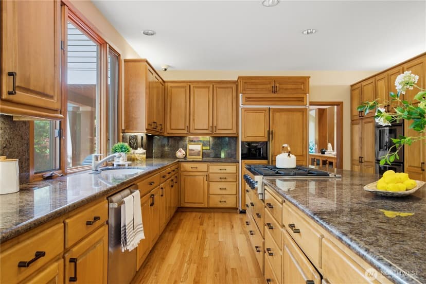 Property photo for 6265 160th Avenue SE, Bellevue photo 10