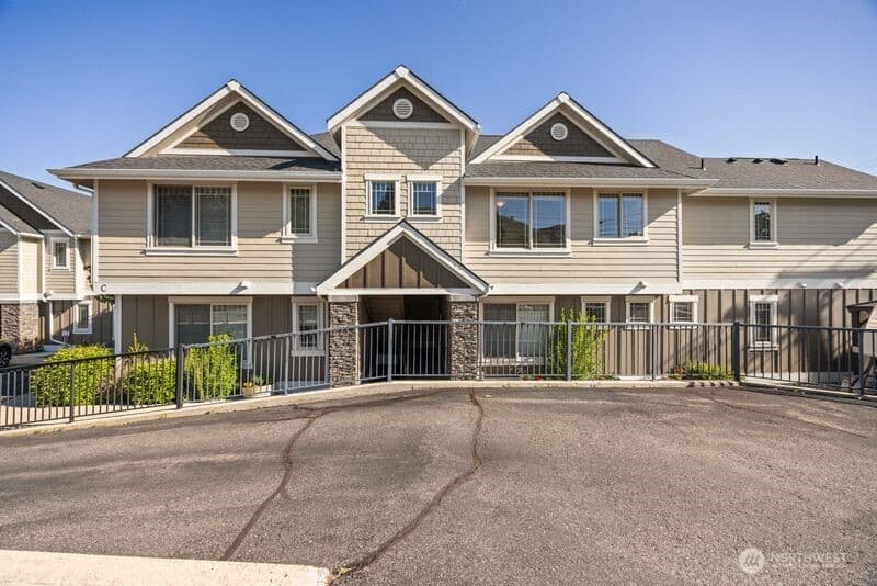 Property photo for 230 E Furnham Ave #C3, Chelan photo 31