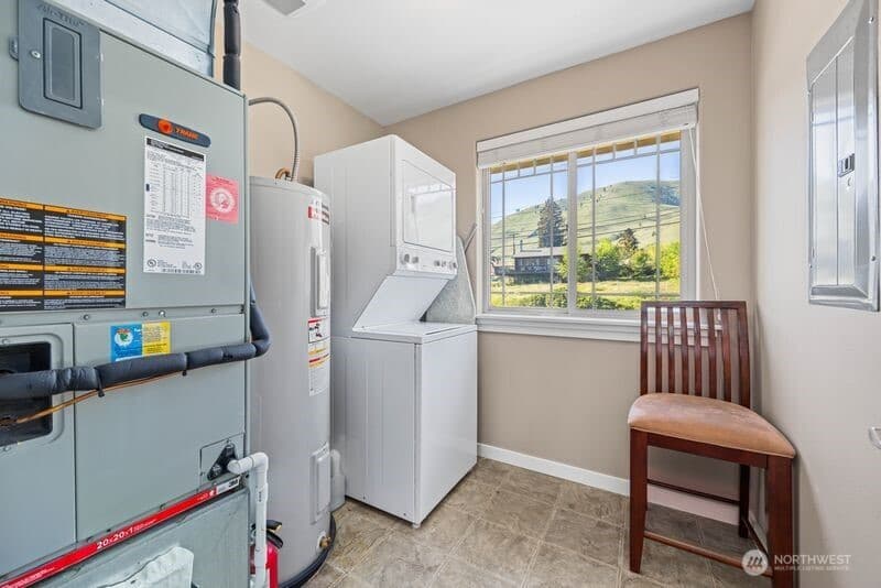 Property photo for 230 E Furnham Ave #C3, Chelan photo 37