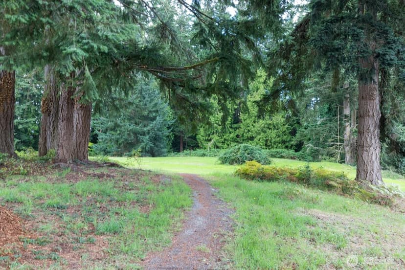Property photo for 233 Clover Court, Langley photo 28