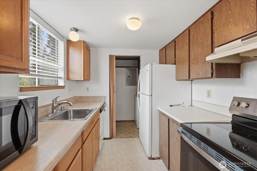 Property photo for 3515 S 160th Street #C6, SeaTac photo 15