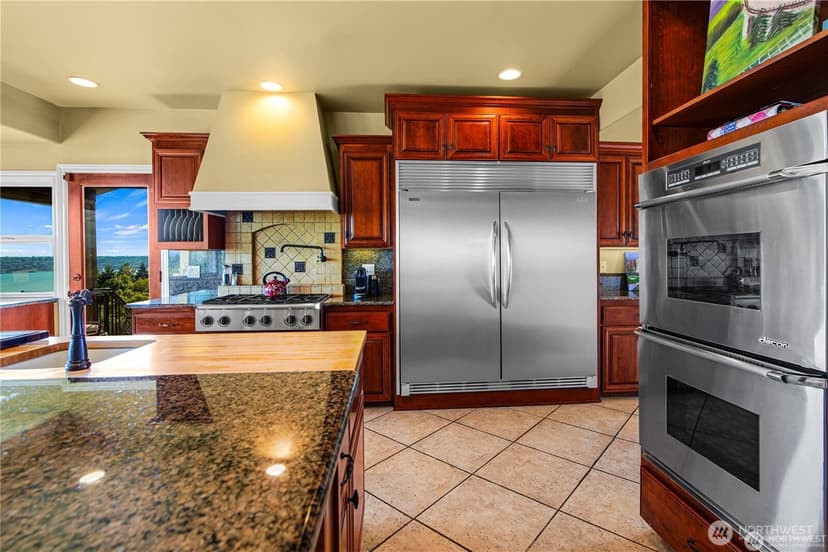 Property photo for 4702 Browns Point Boulevard NE, Tacoma photo 16