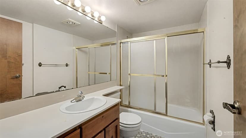 Property photo for 8208 S 124th Street, Seattle photo 26